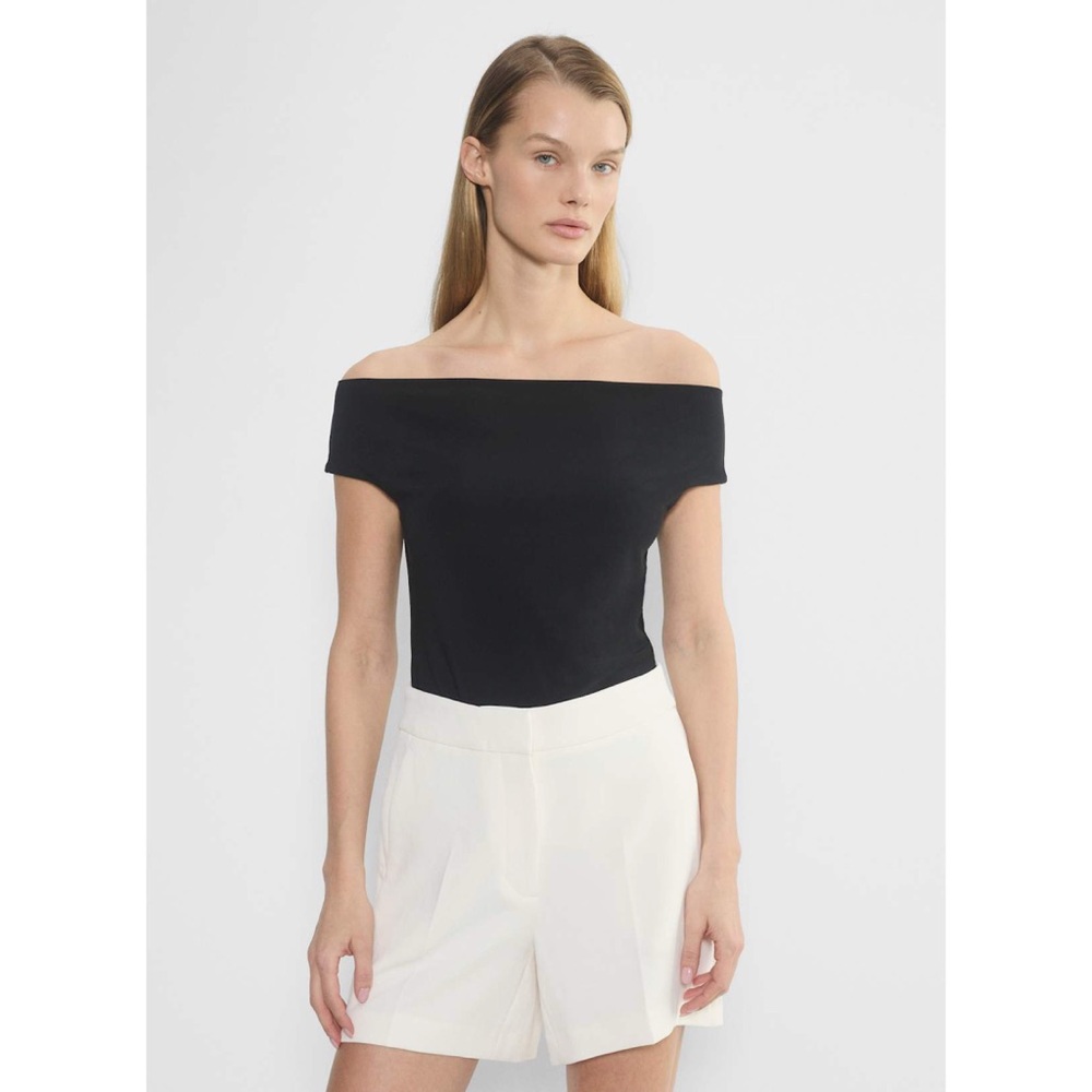 nwot Aritzia Limitless short mid thigh crepette 6